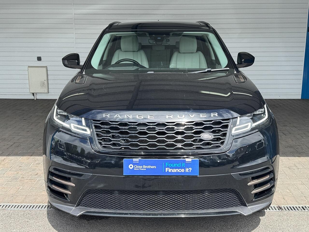 Land Rover Range Rover Velar view 2