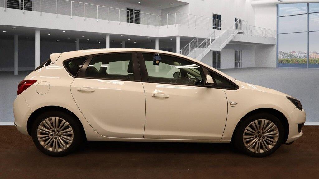 Vauxhall Astra view 5