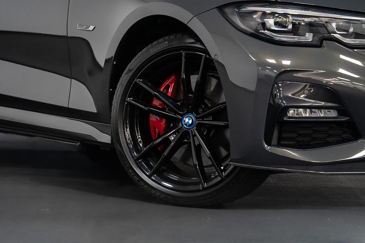 BMW 3 Series view 31