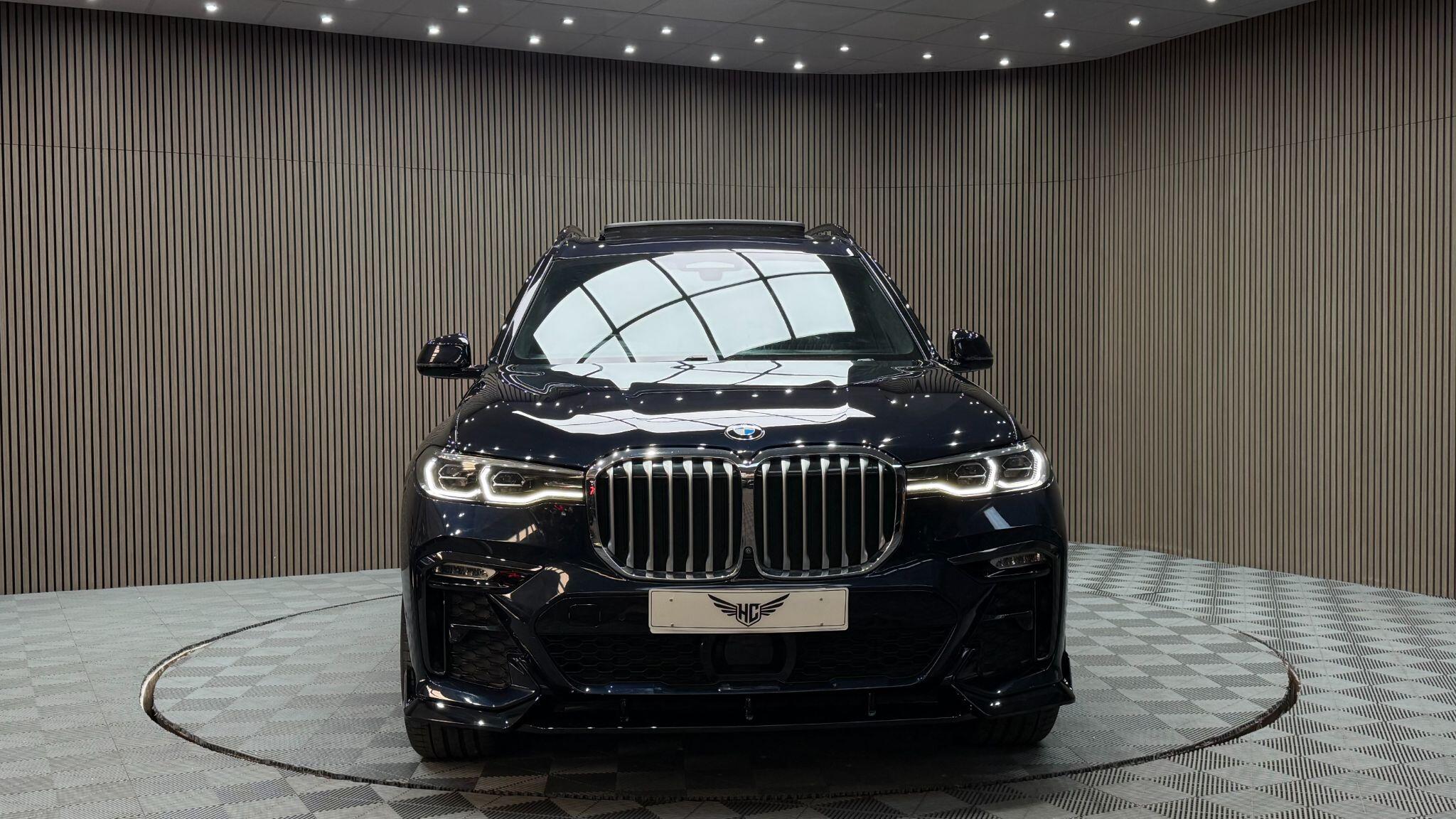 BMW X7 view 5