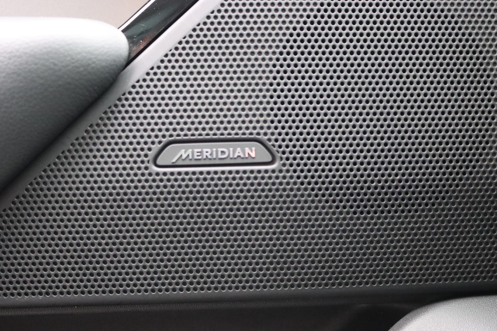 Land Rover Range Rover Velar view 60