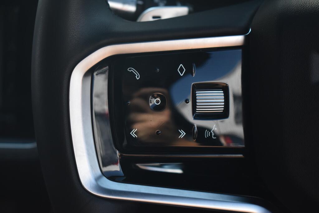 Land Rover Range Rover Velar view 57