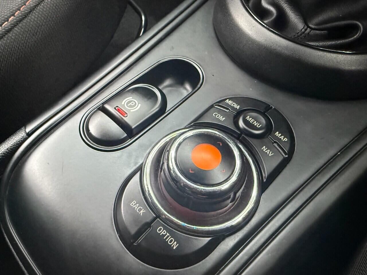 Mini Countryman view 23