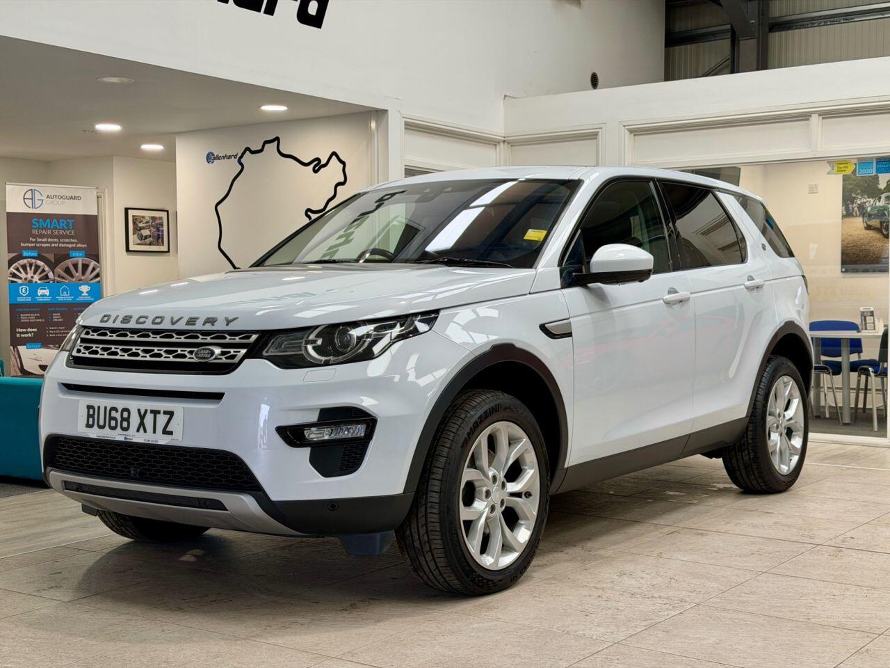 Land Rover Discovery Sport view 7