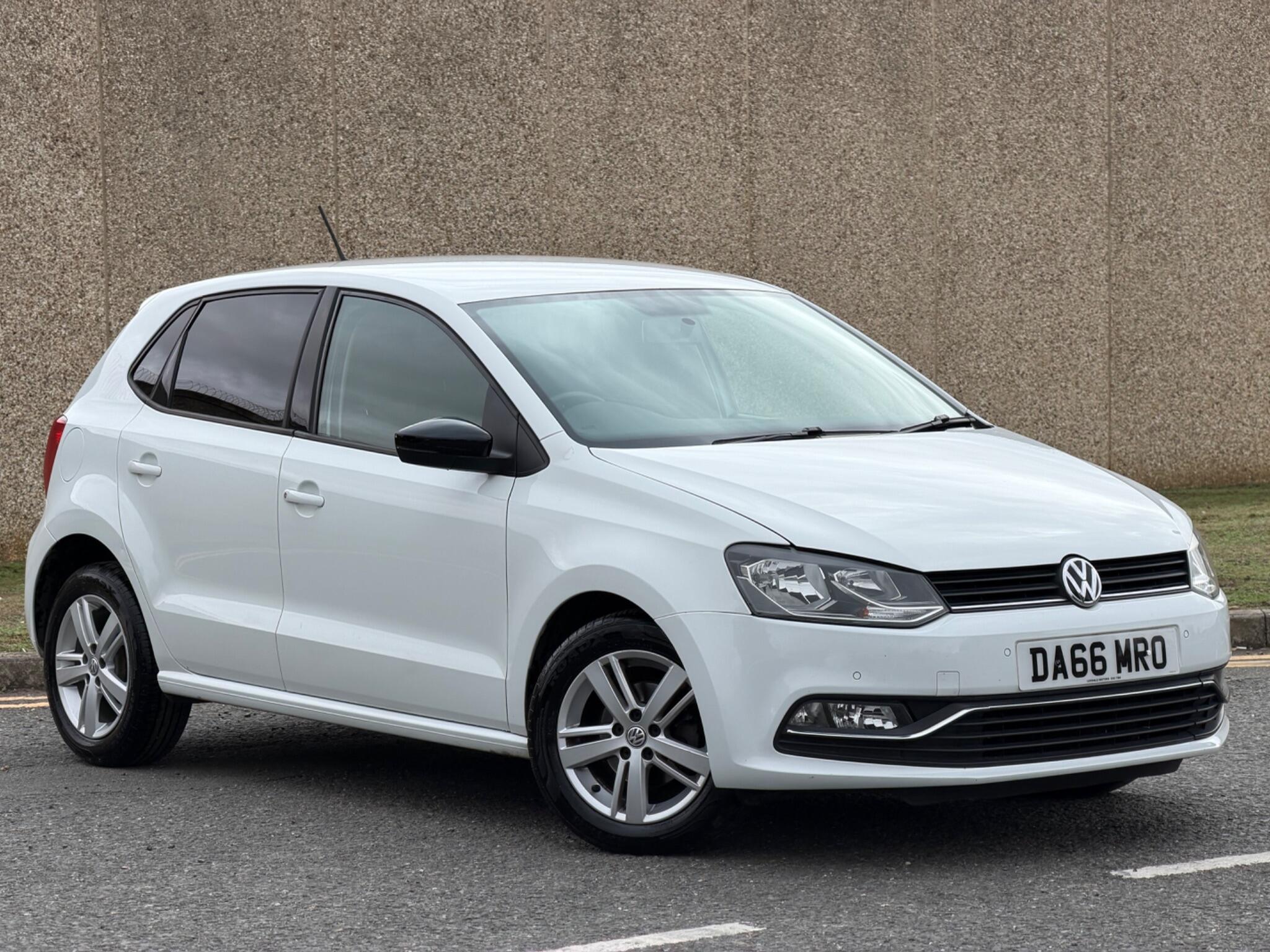 Volkswagen Polo view 2