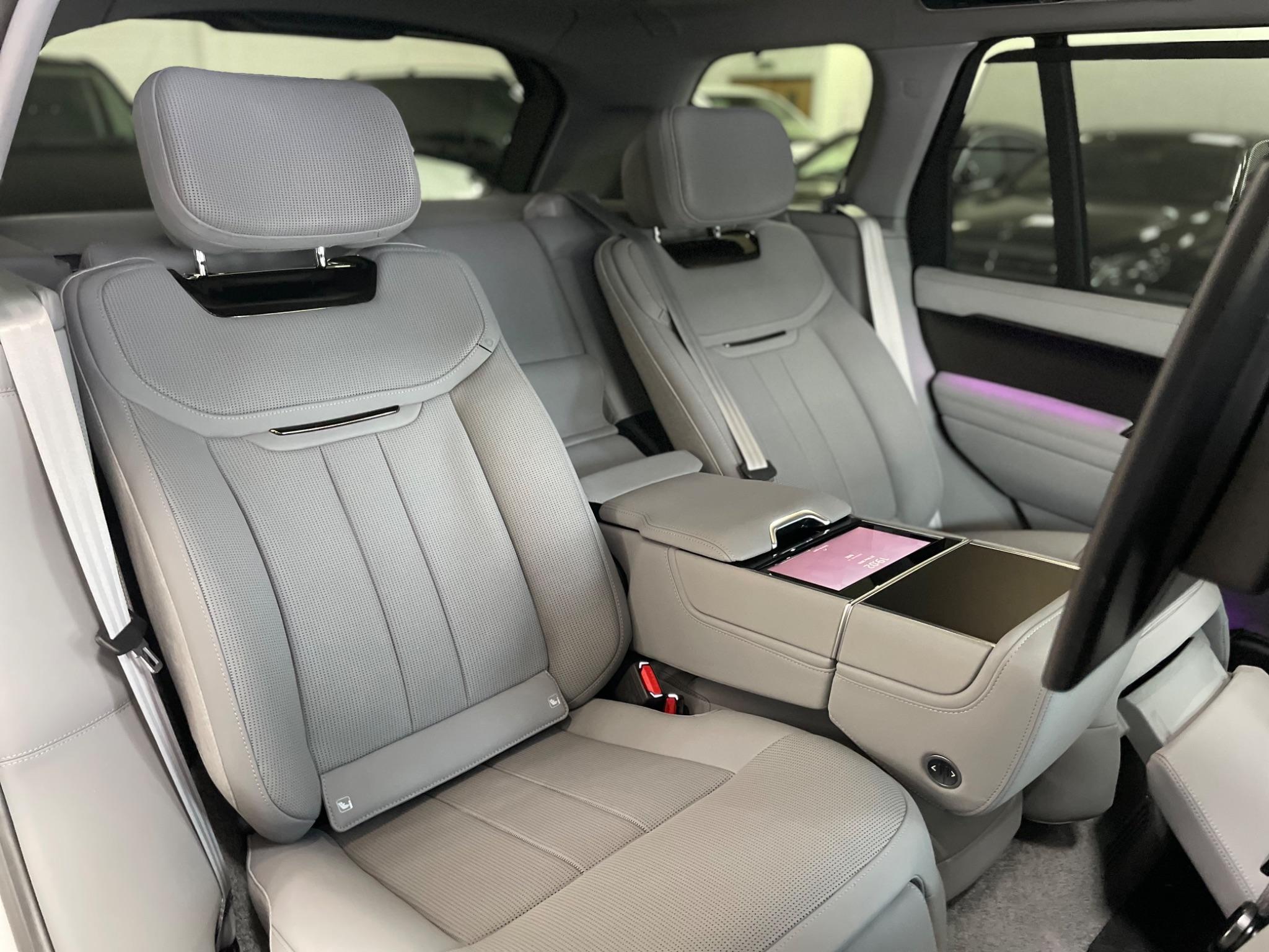 Land Rover Range Rover view 24