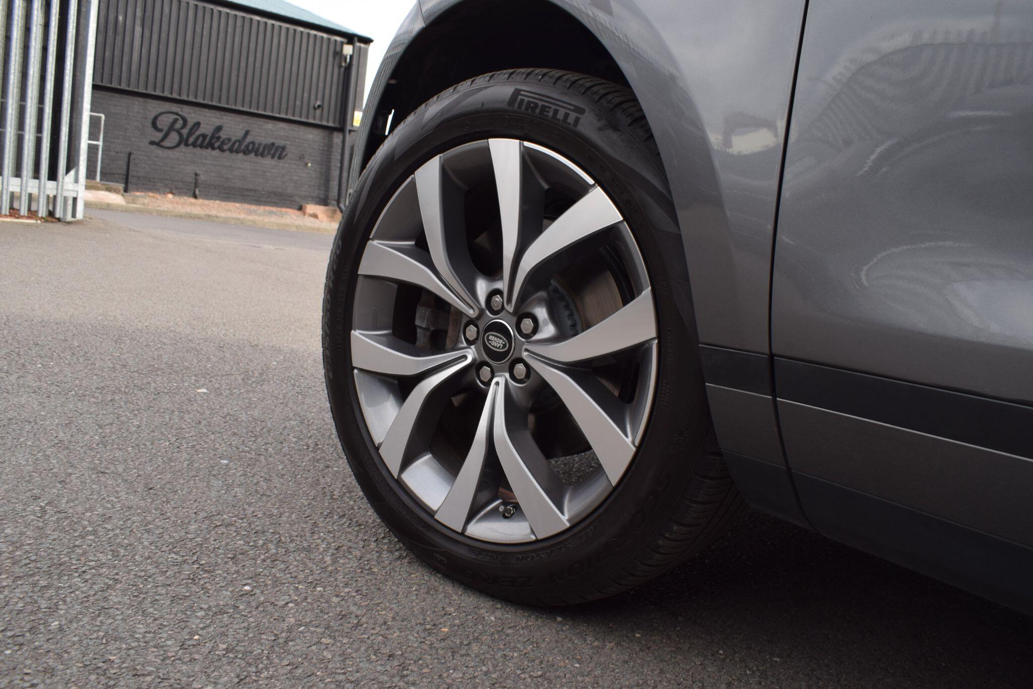 Land Rover Range Rover Evoque view 32