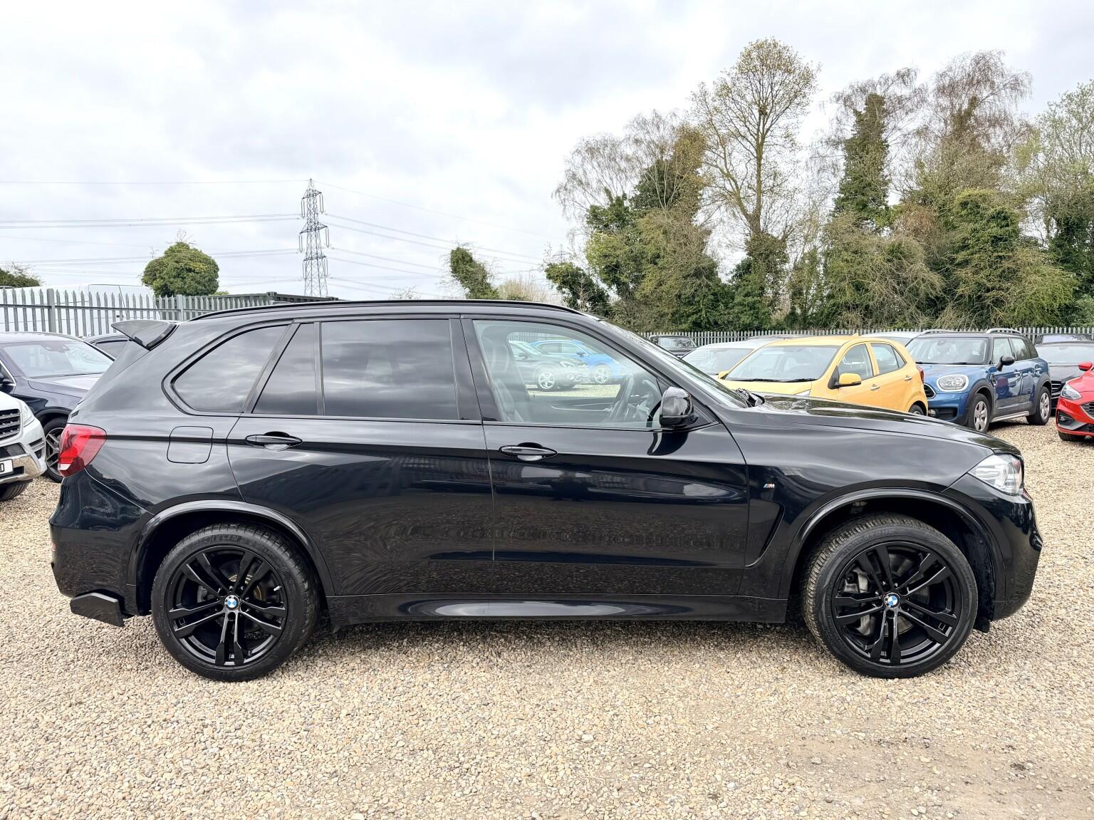 BMW X5 view 3