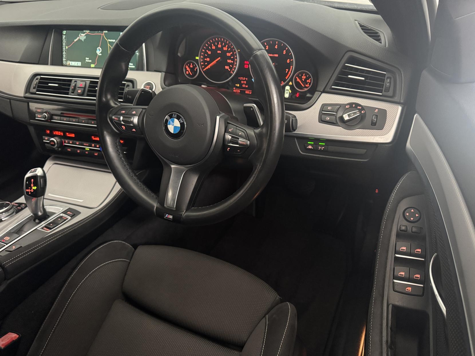 BMW 5 Series view 52
