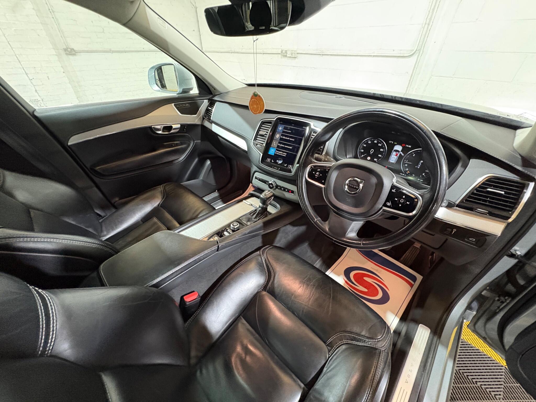 Volvo XC90 view 32