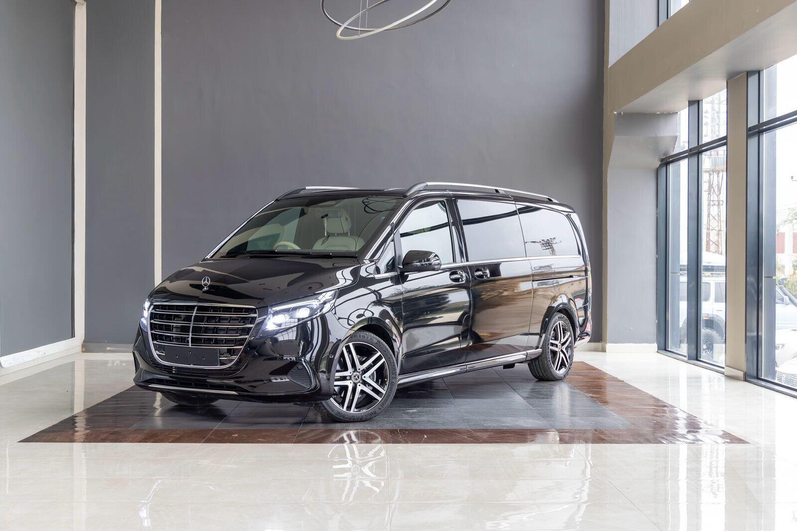 Mercedes-Benz V-Class view 2