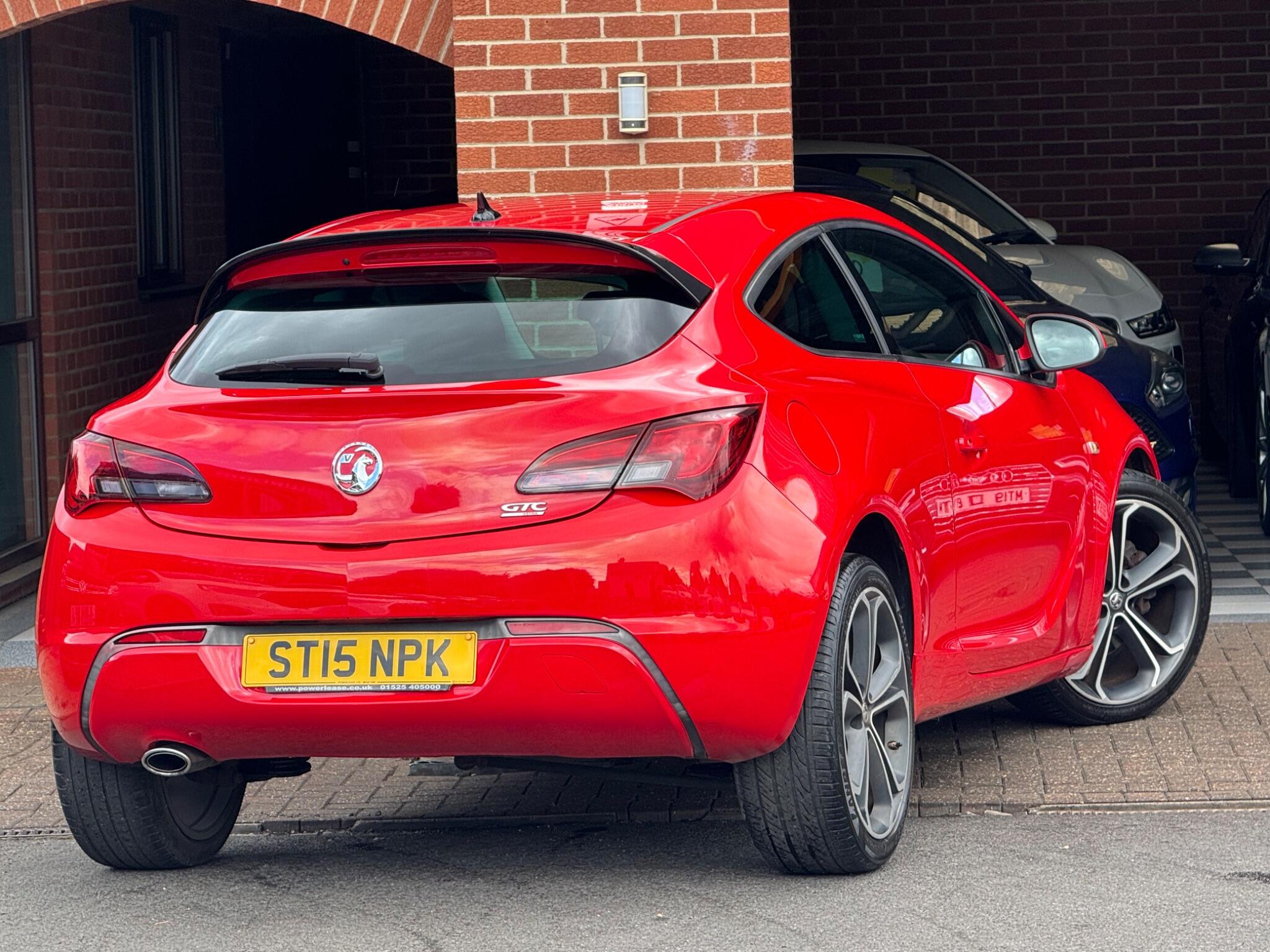 Vauxhall Astra GTC view 4