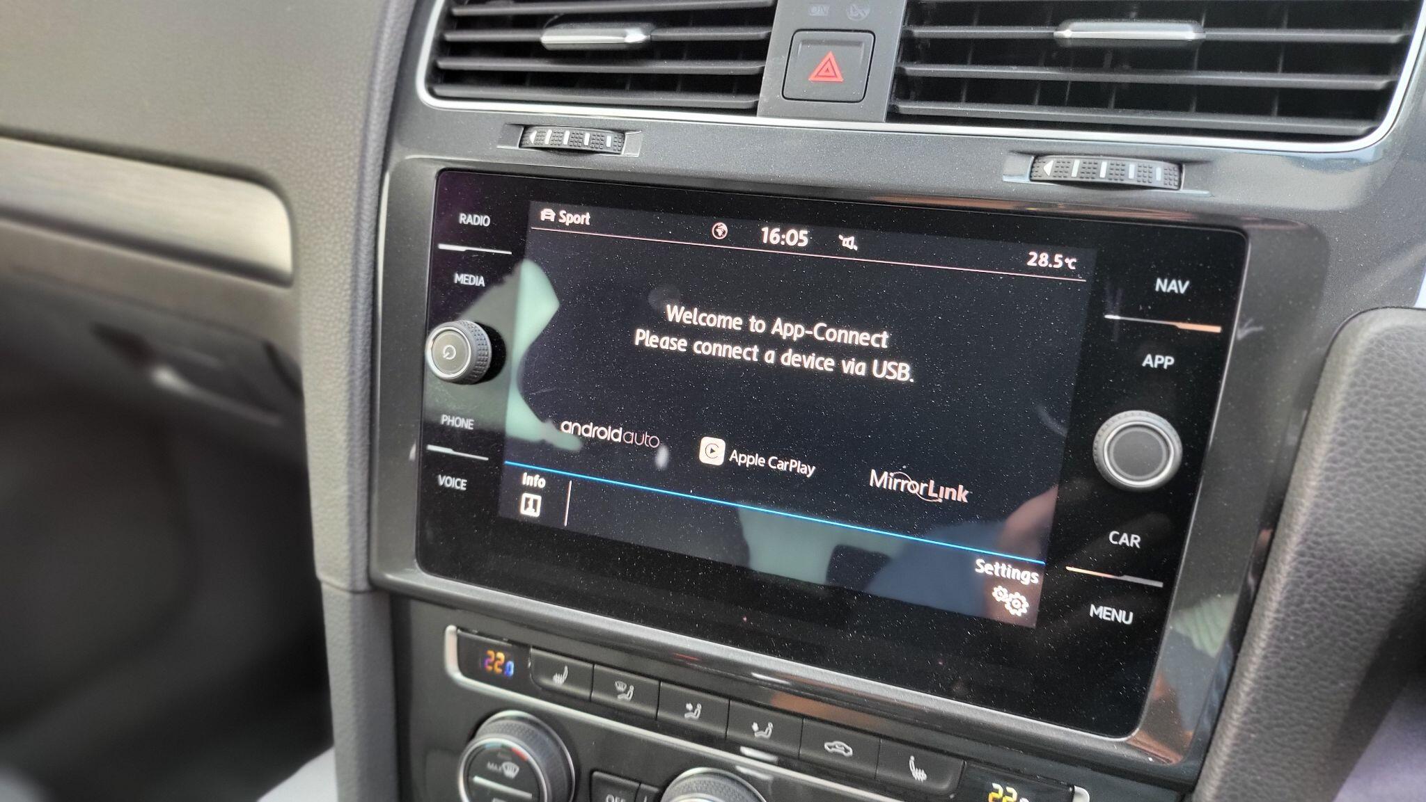 Volkswagen Golf view 24