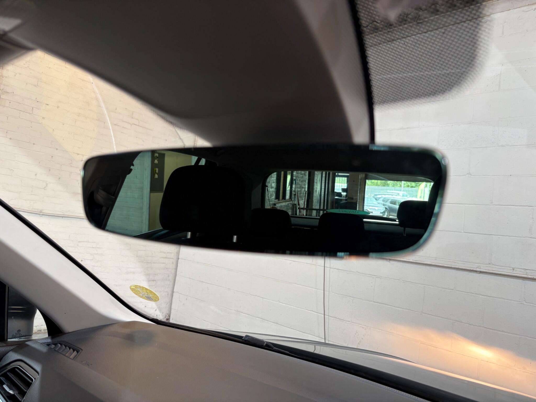 Volkswagen Tiguan view 18