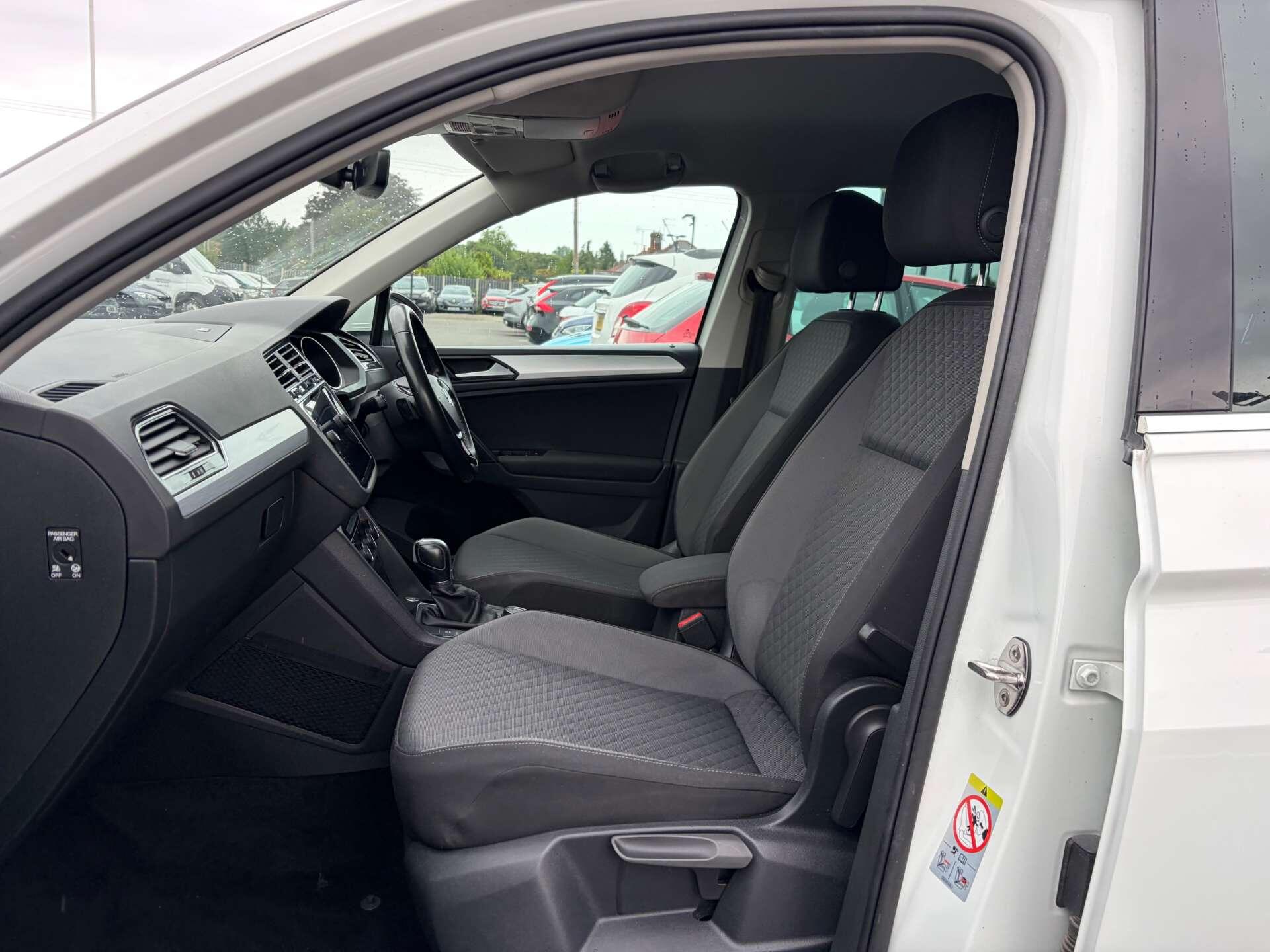 Volkswagen Tiguan view 15