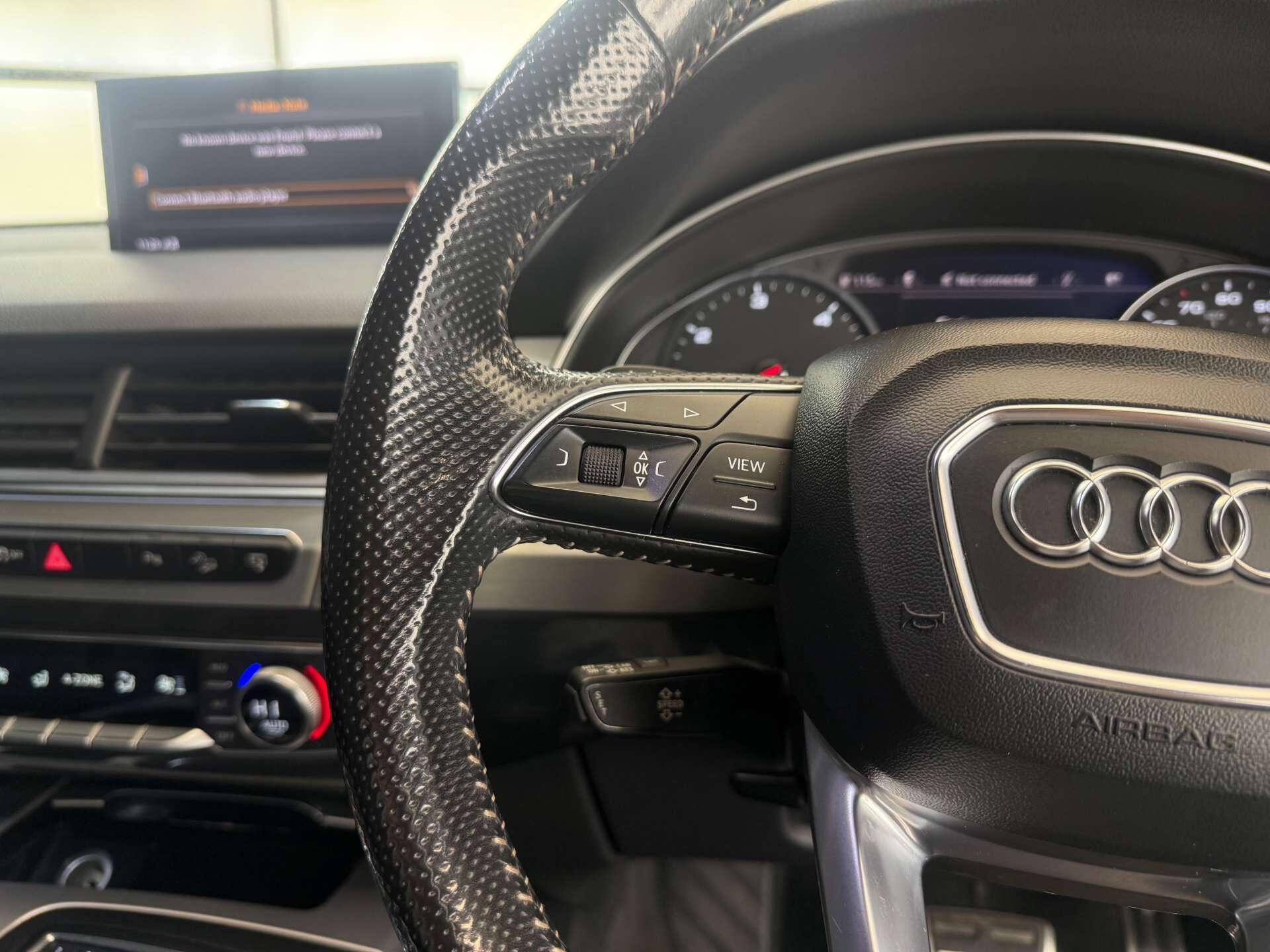 Audi Q7 view 29