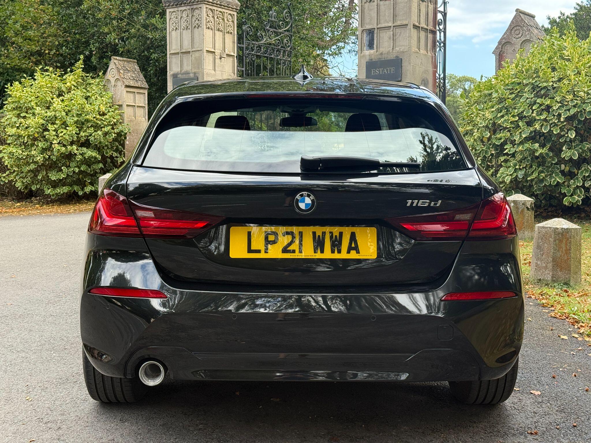 BMW 1 Series view 10