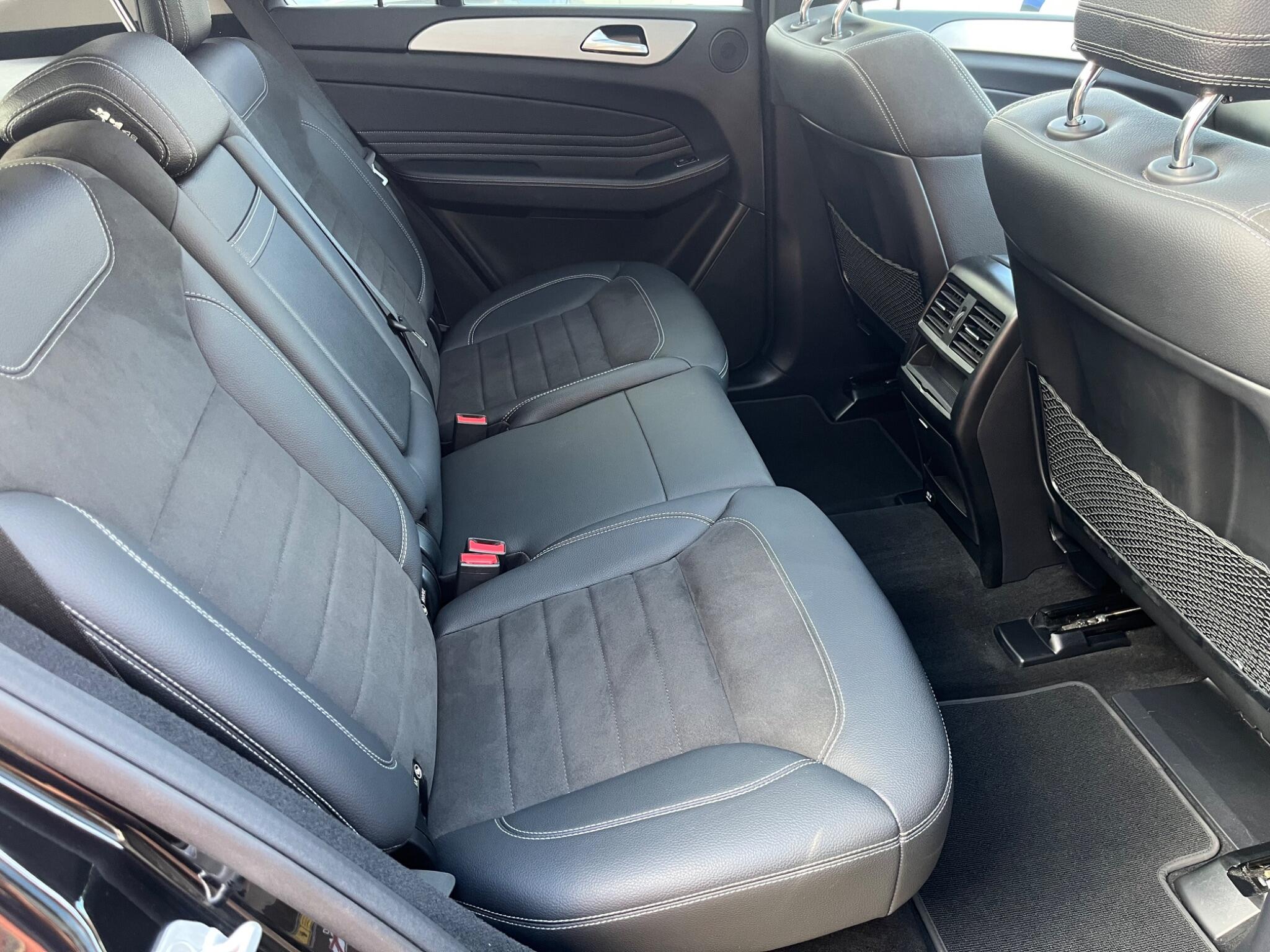 Mercedes-Benz M-Class view 47