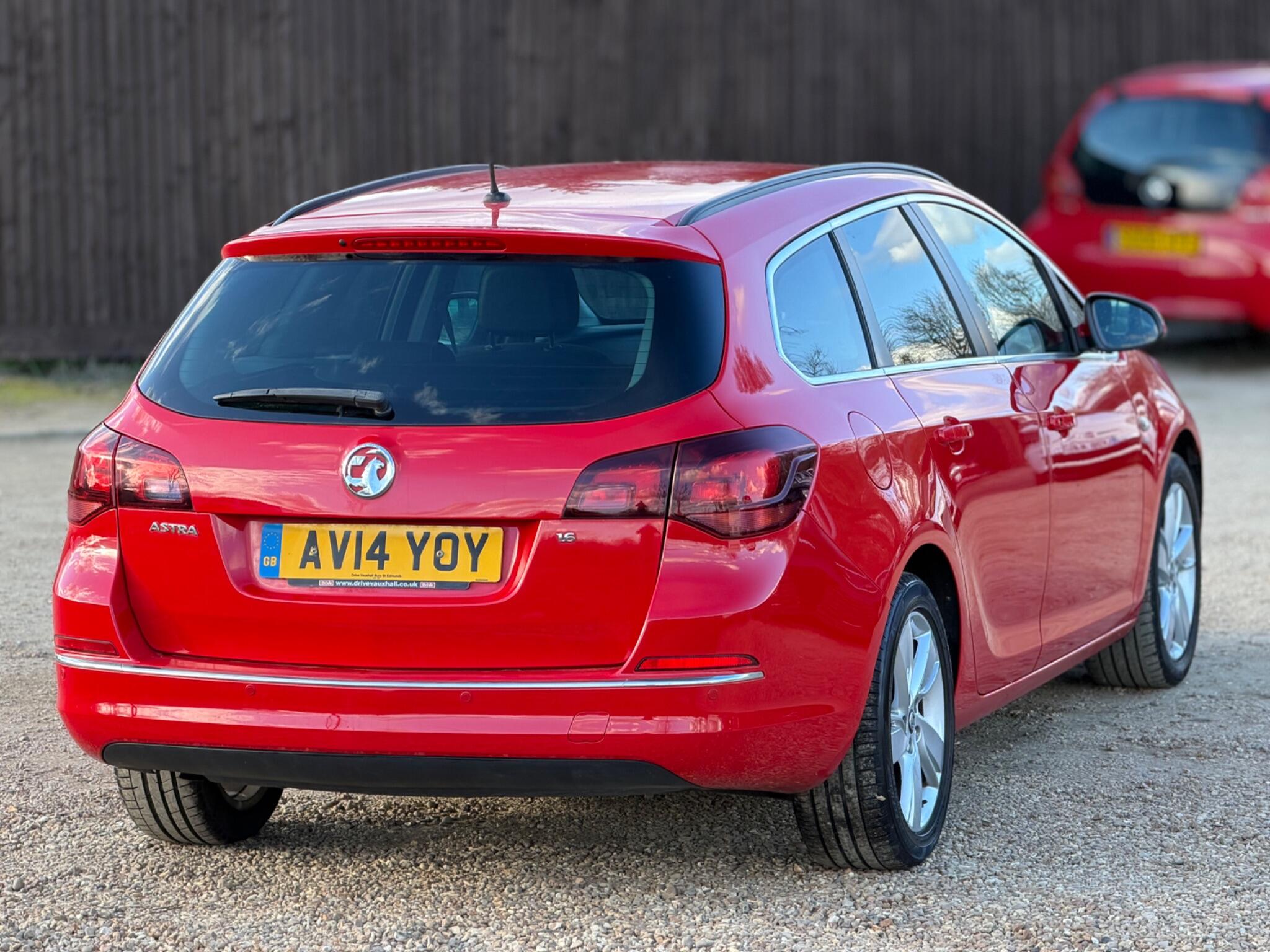 2014 Vauxhall Astra 1.6 16V SRi Sports Tourer Euro 5 5dr image 27