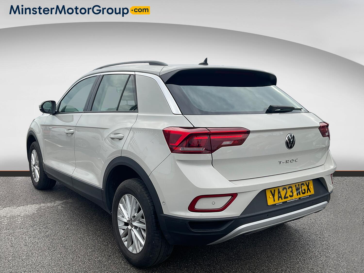 Volkswagen T-Roc view 4