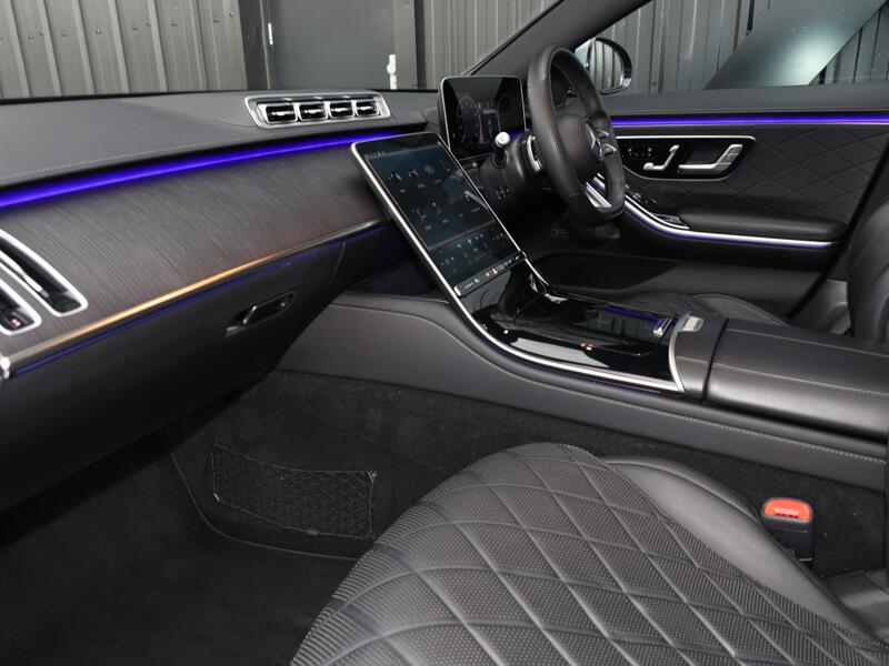 Mercedes-Benz S-Class view 4