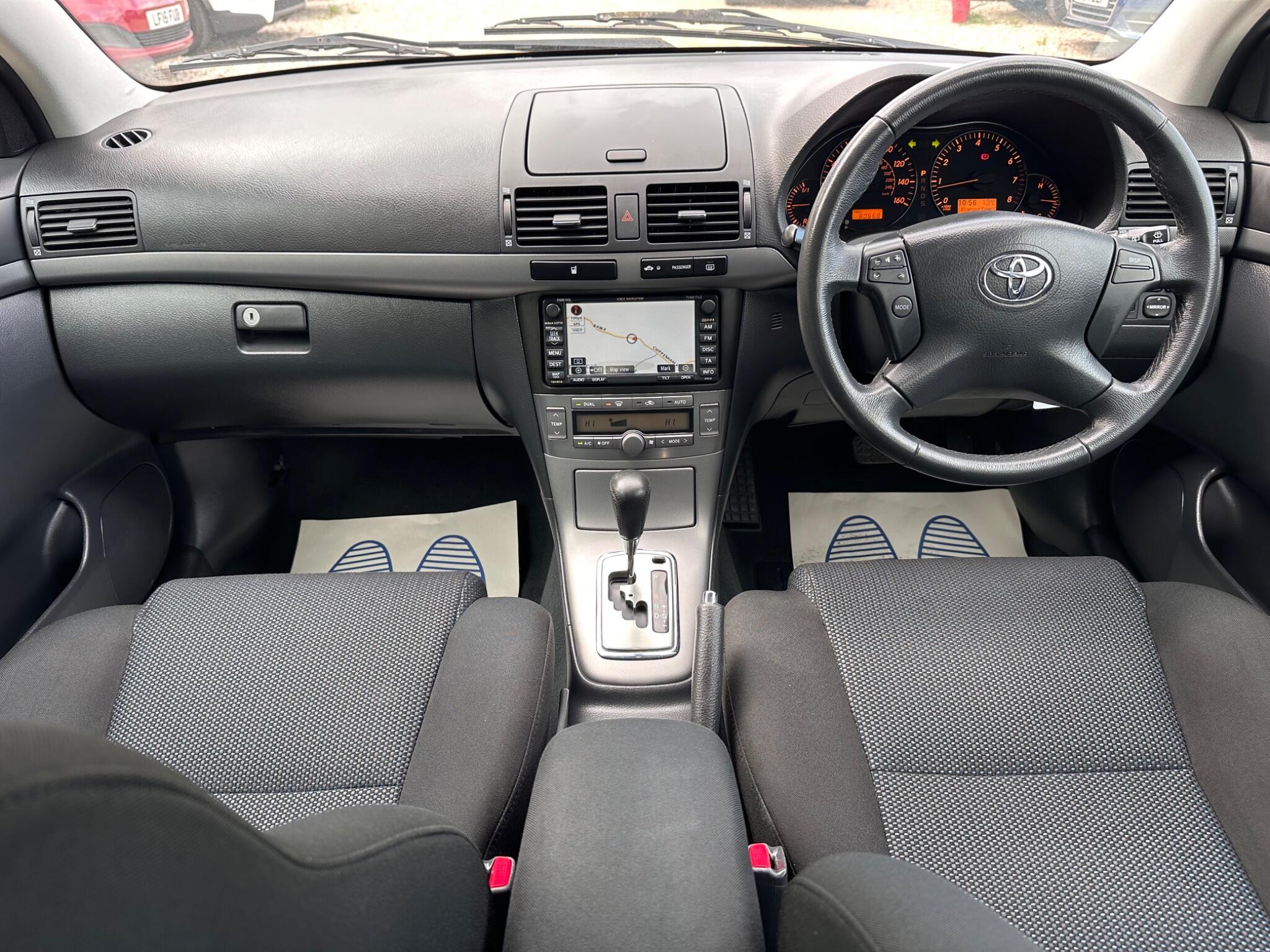 Toyota Avensis view 25