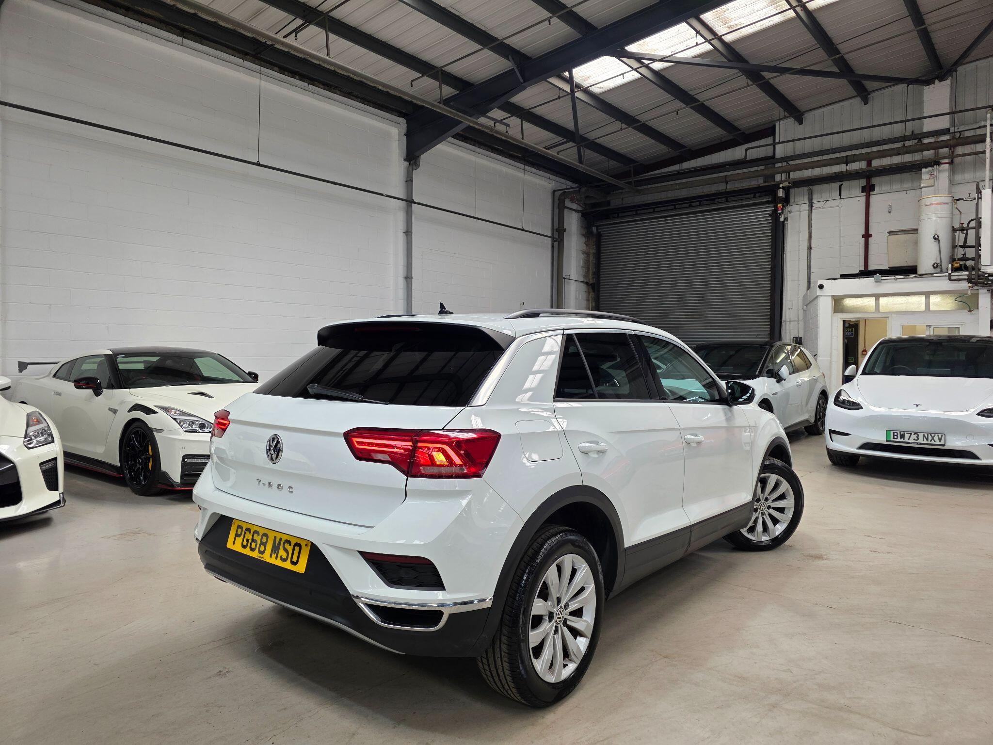 Volkswagen T-Roc view 25