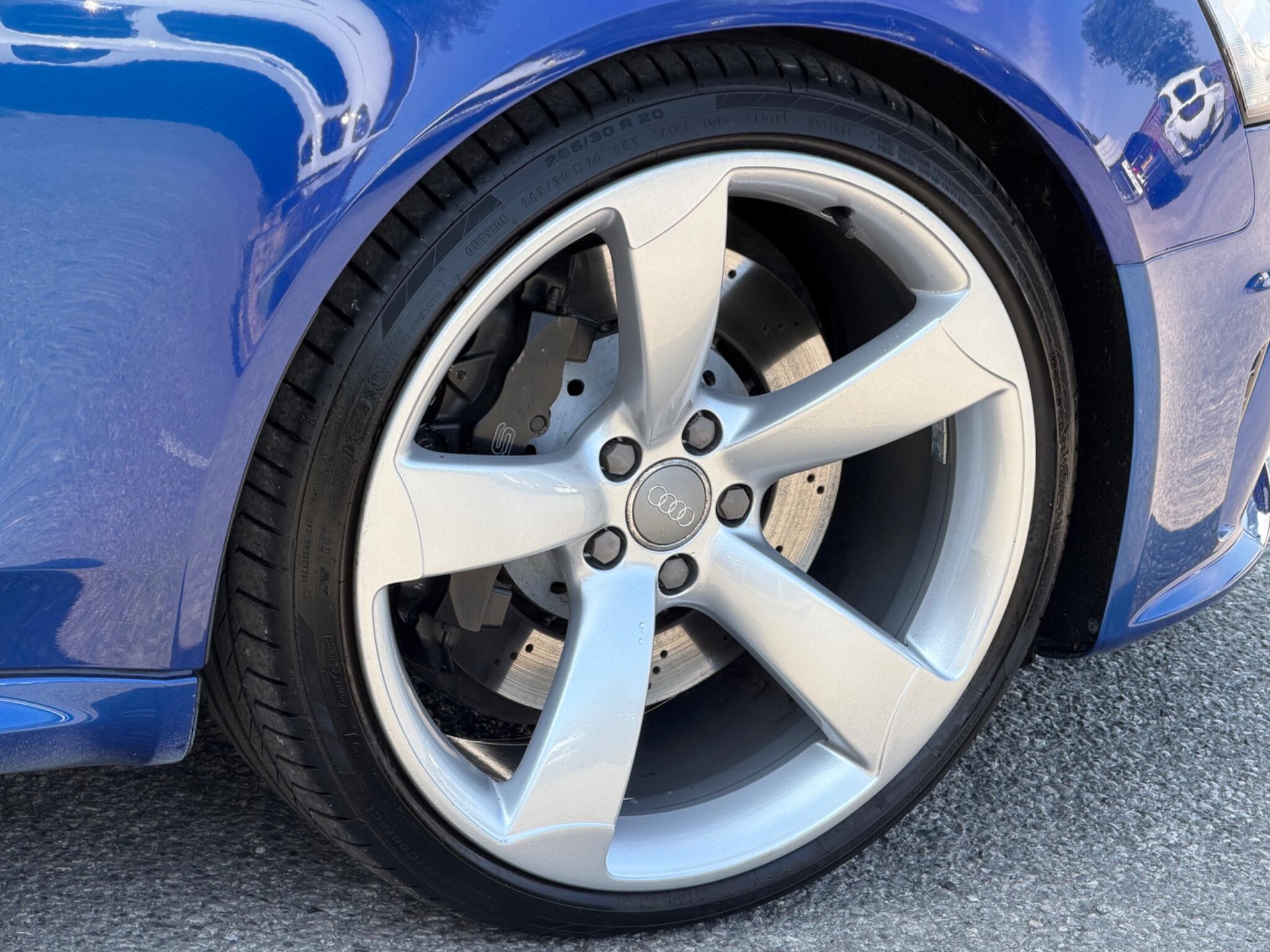 Audi RS4 view 60