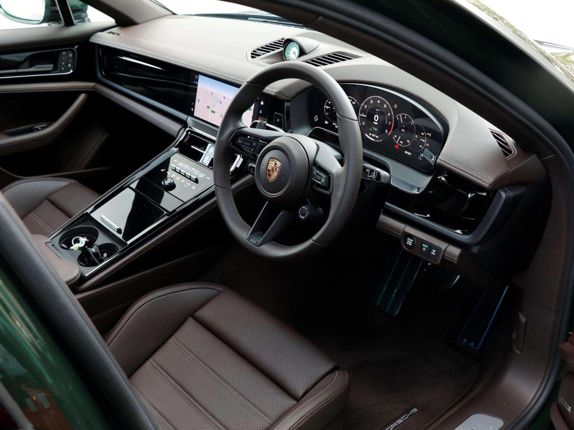 Porsche Panamera view 10