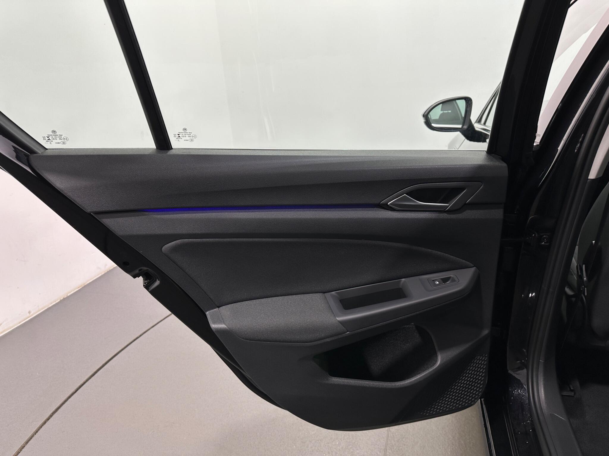 Volkswagen Golf view 40
