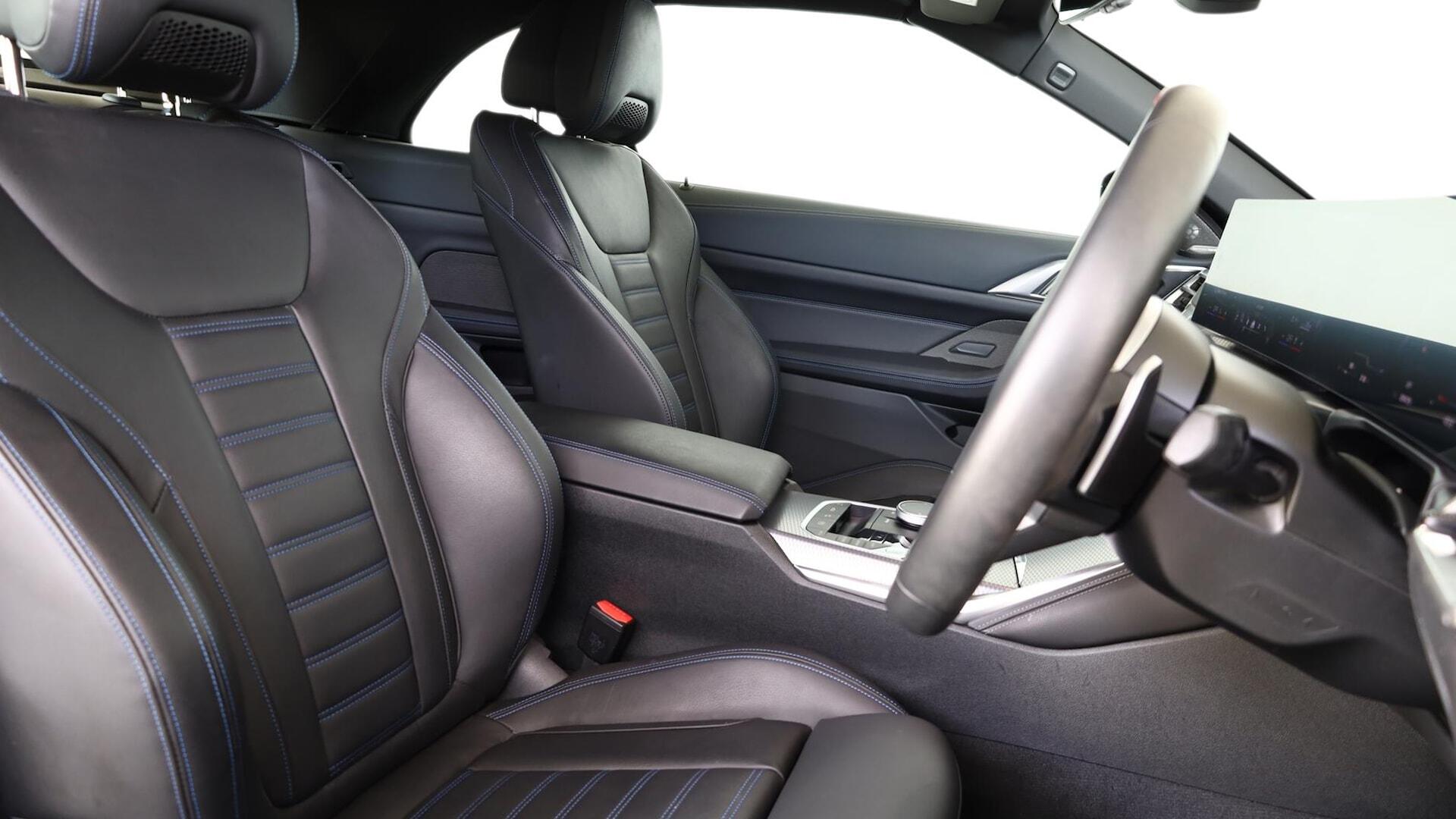BMW 4 Series view 14