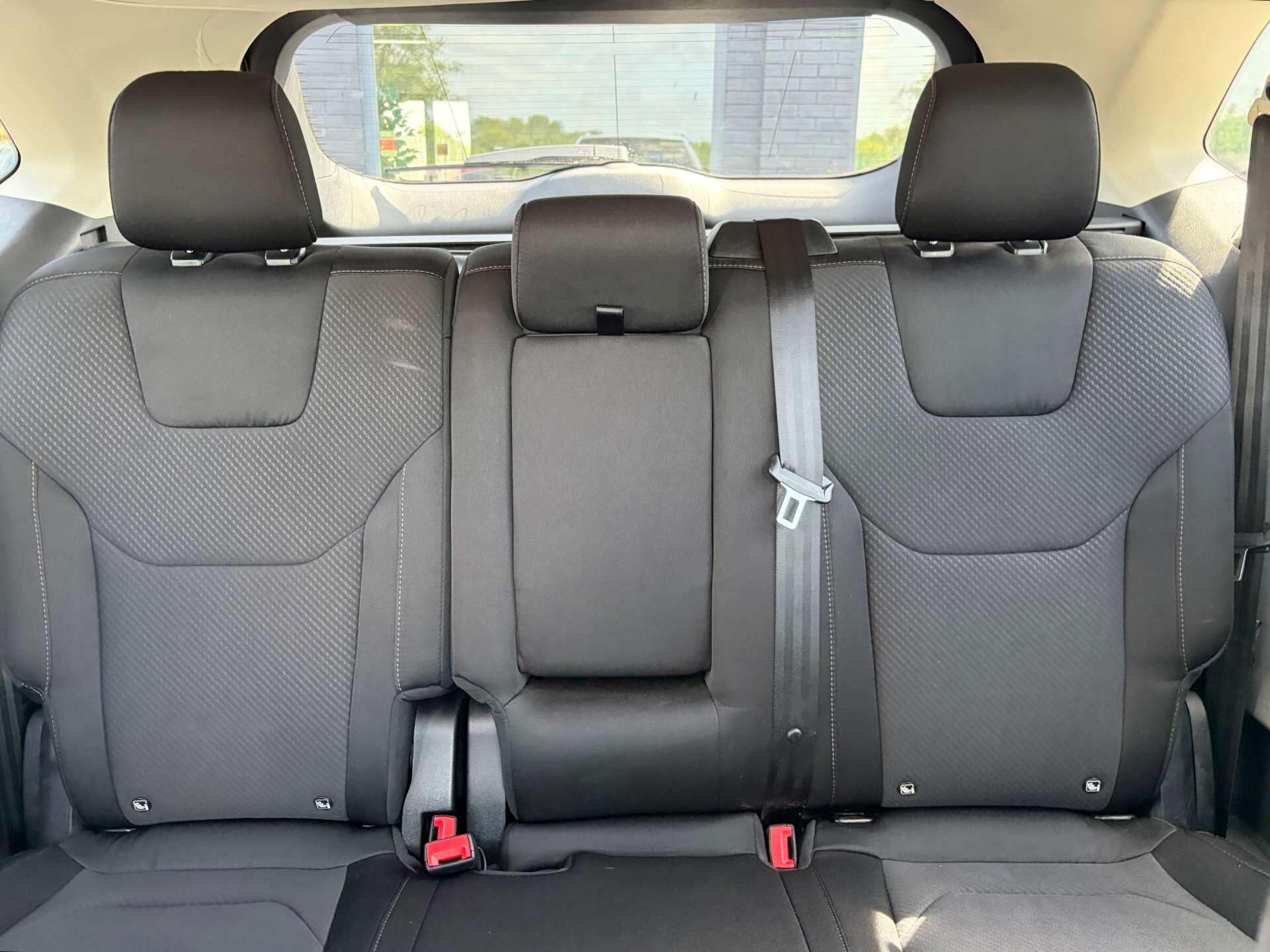 Ford Edge view 32