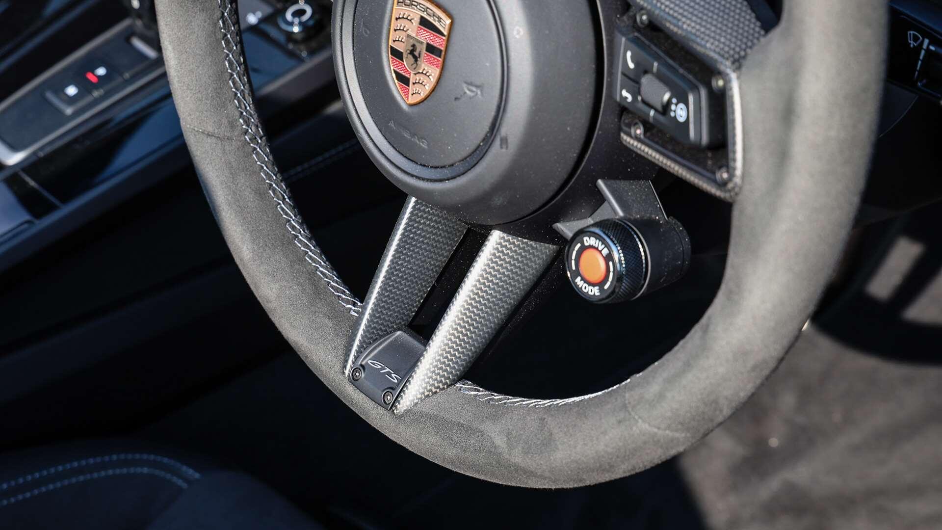 Porsche 911 view 17