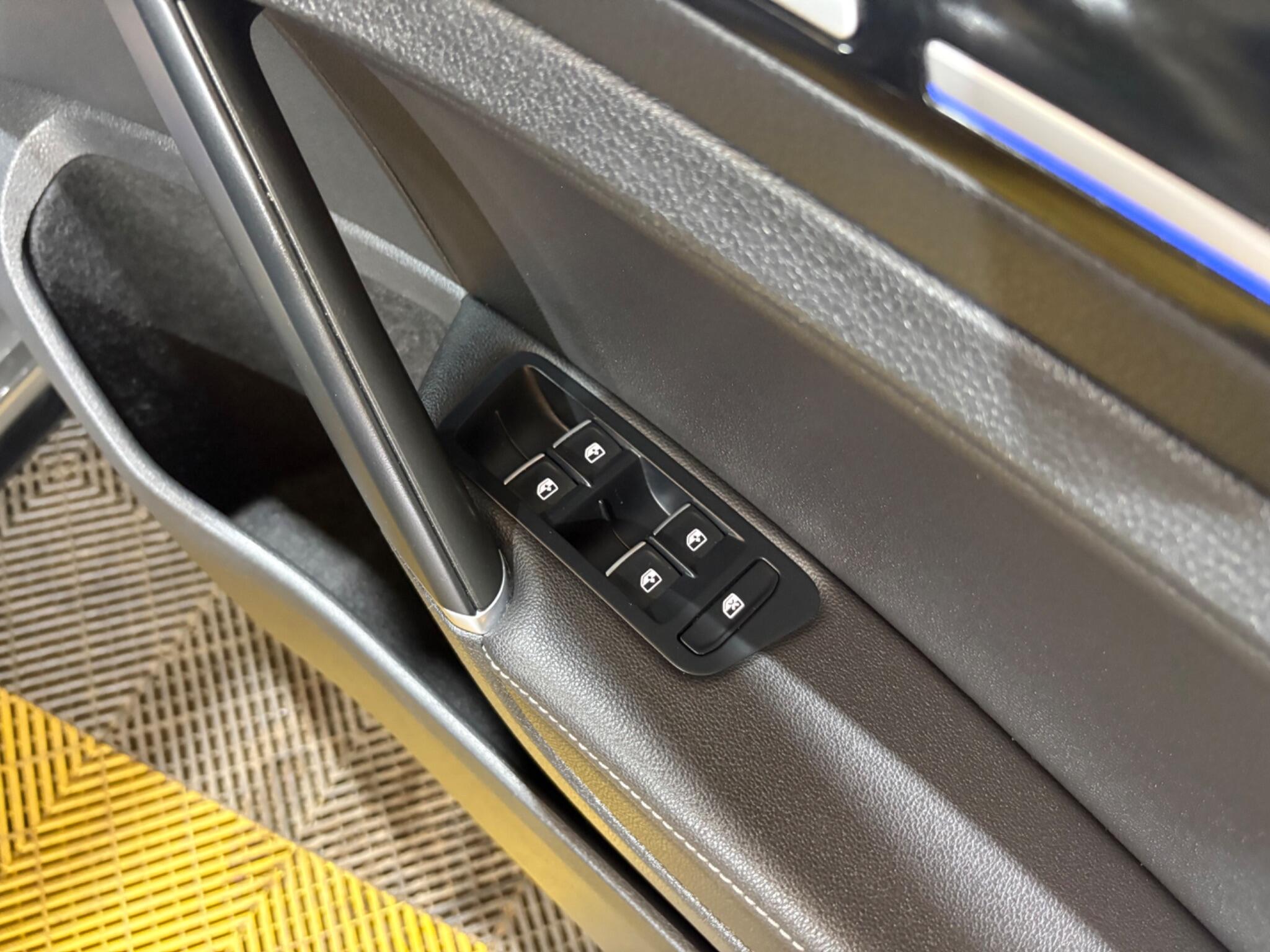 Volkswagen Golf view 36