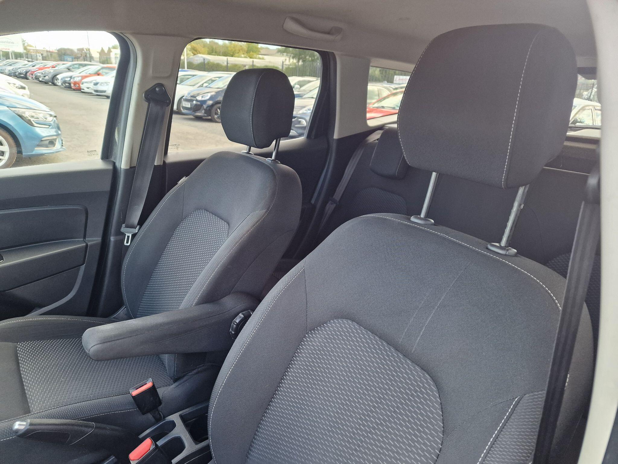 Dacia Duster view 55