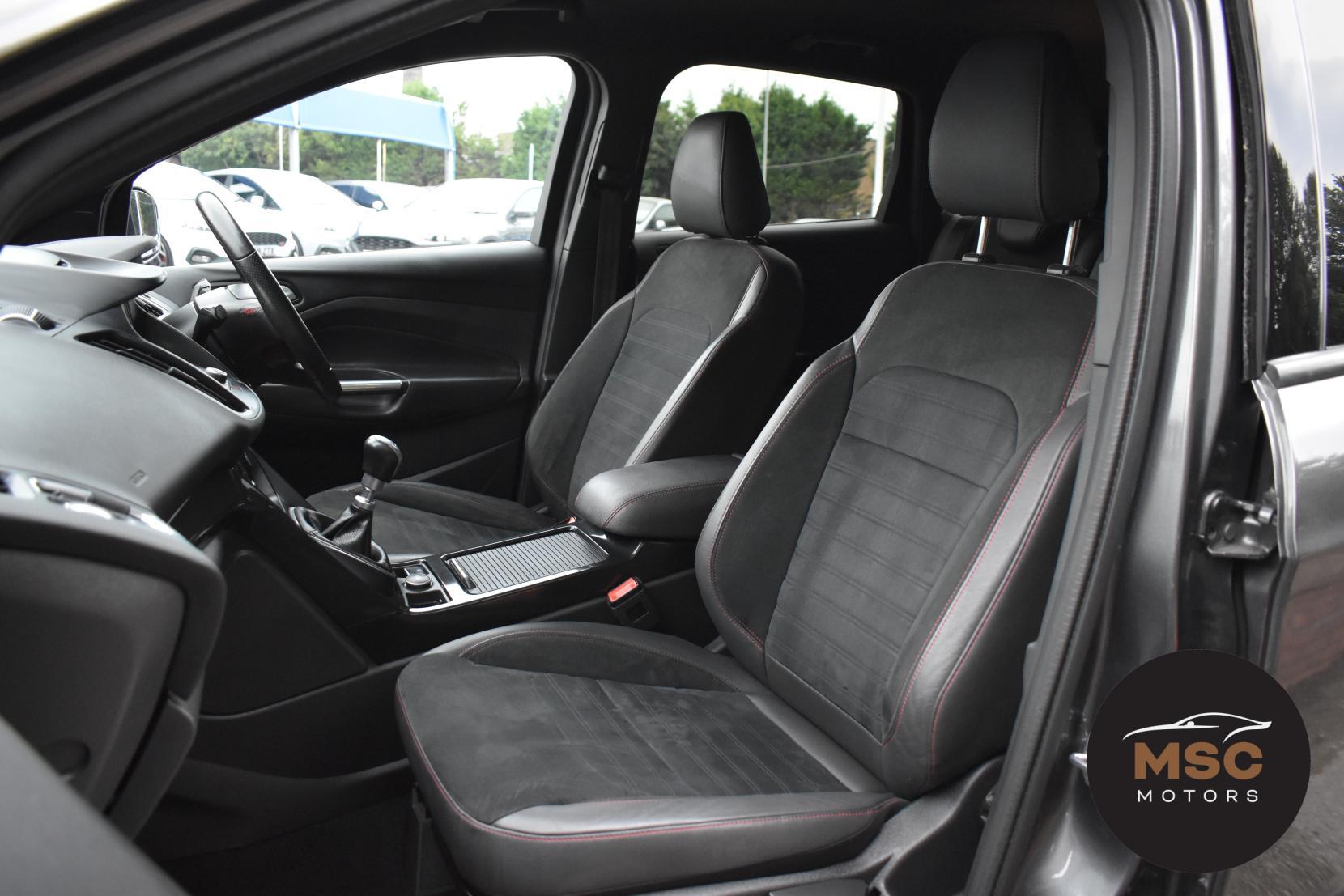 Ford Kuga view 34