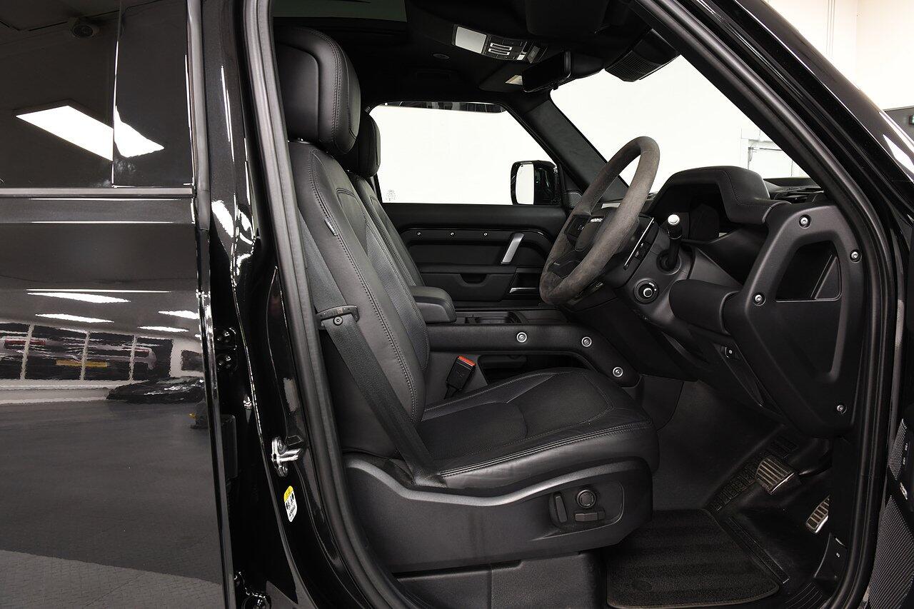Land Rover Defender view 6