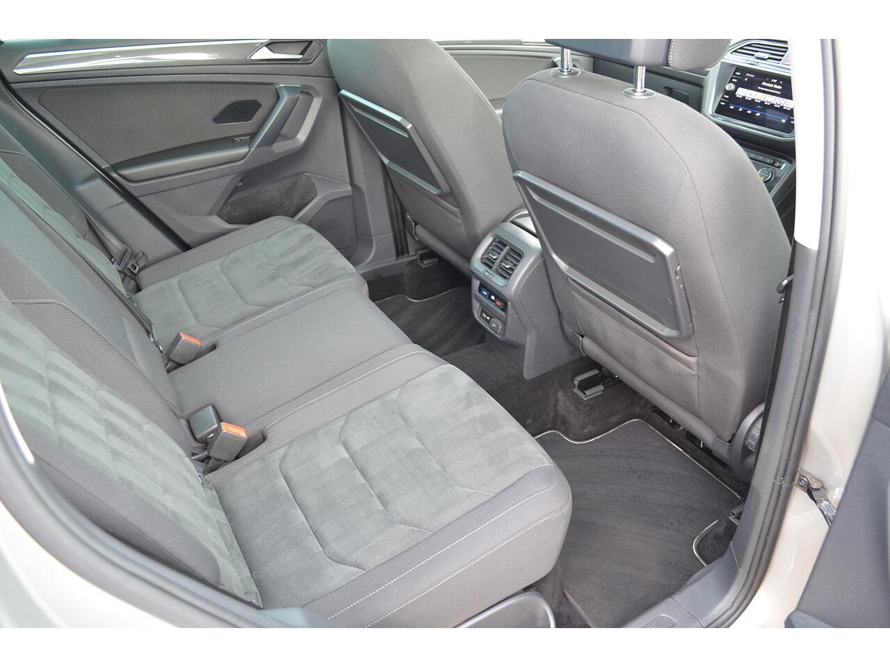 Volkswagen Tiguan view 23