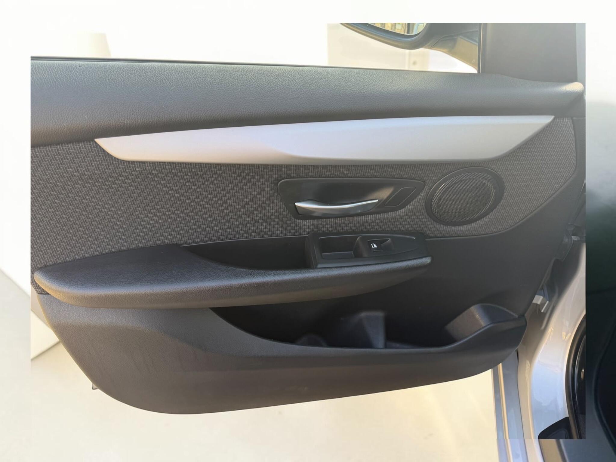 BMW 2 Series view 32