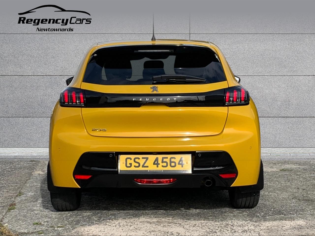 Peugeot 208 view 9