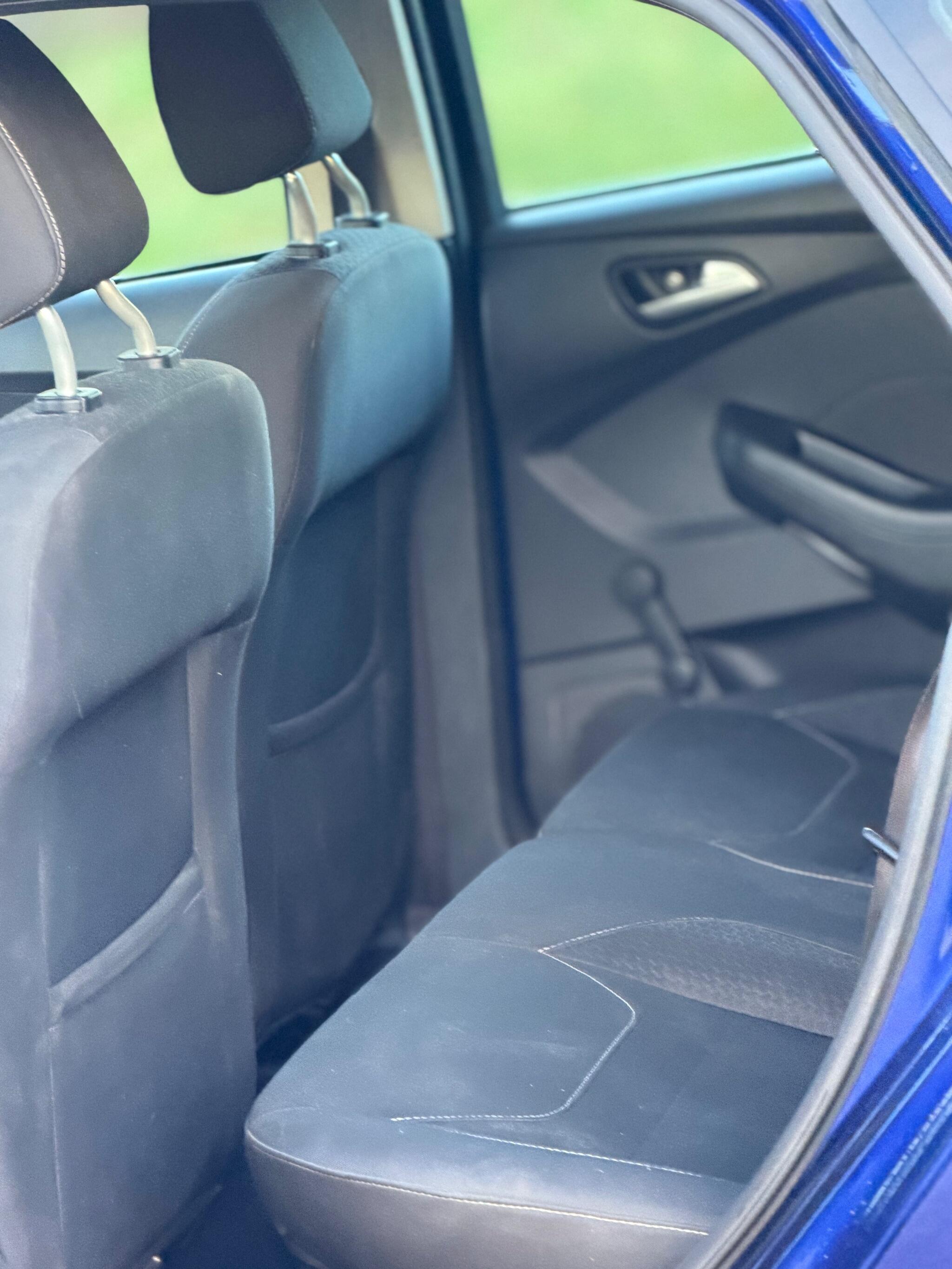 2016 Ford Focus 1.0T EcoBoost Zetec Euro 6 (s/s) 5dr image 19