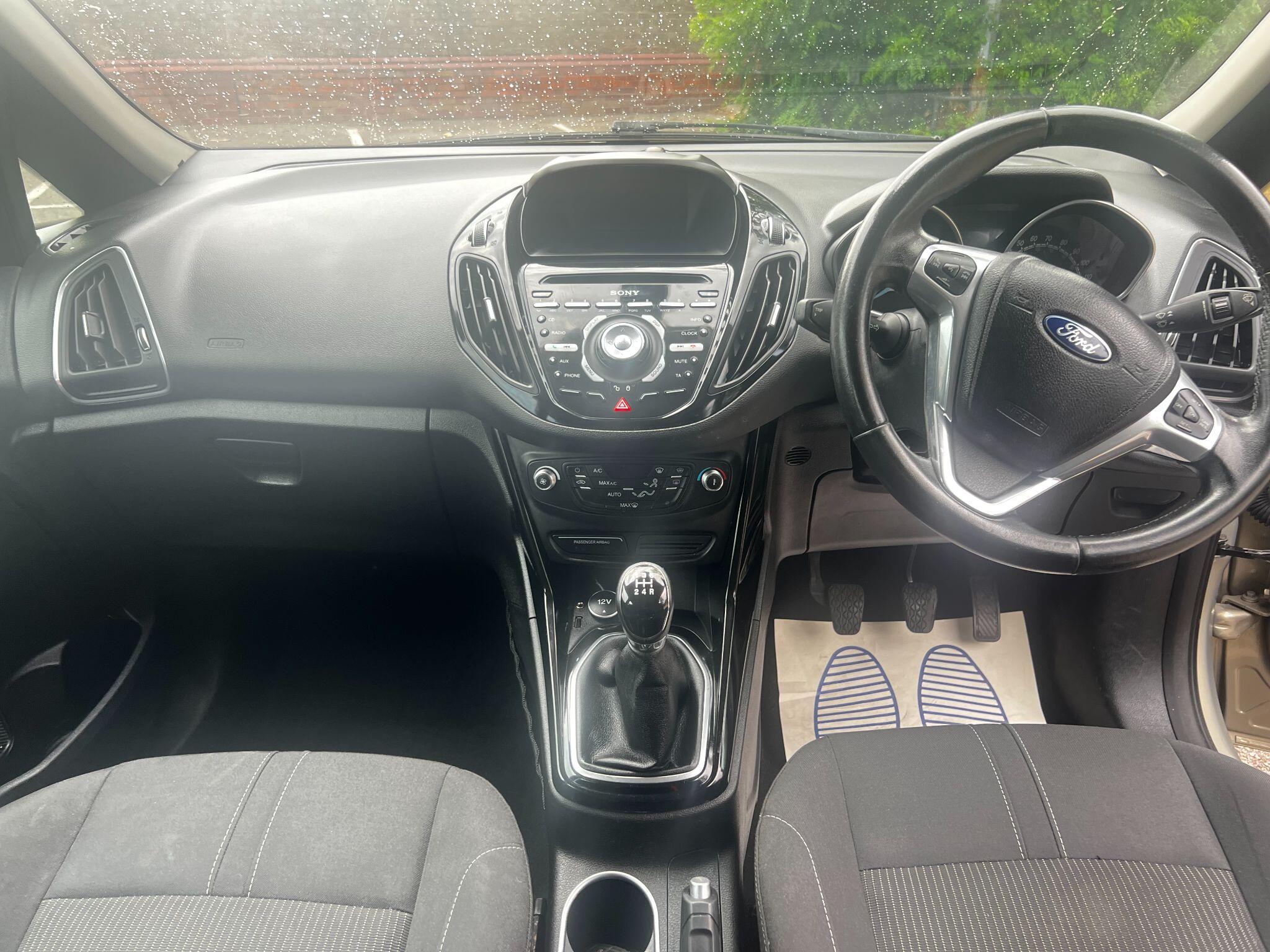 Ford B-Max view 13