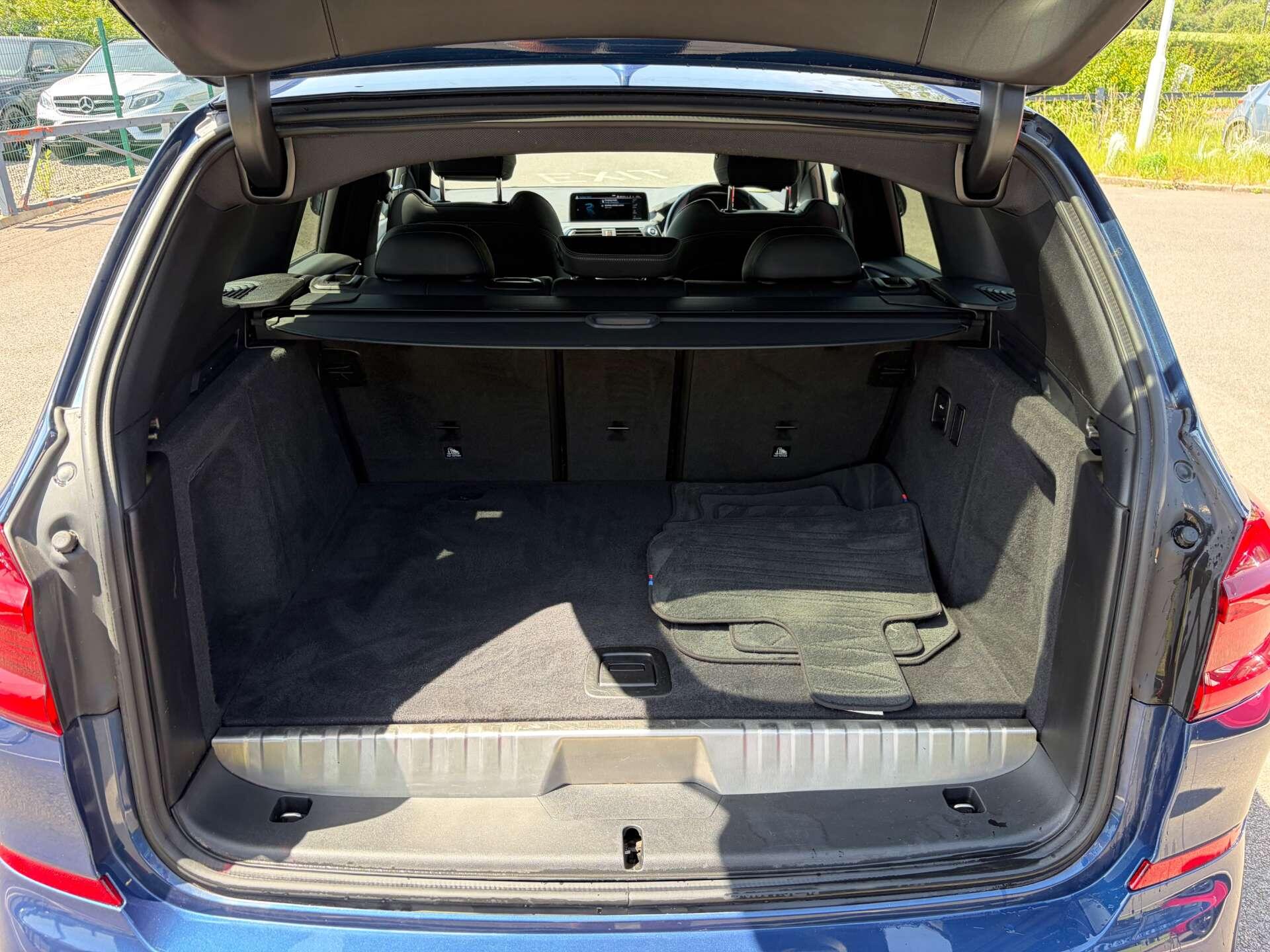 BMW X3 view 25