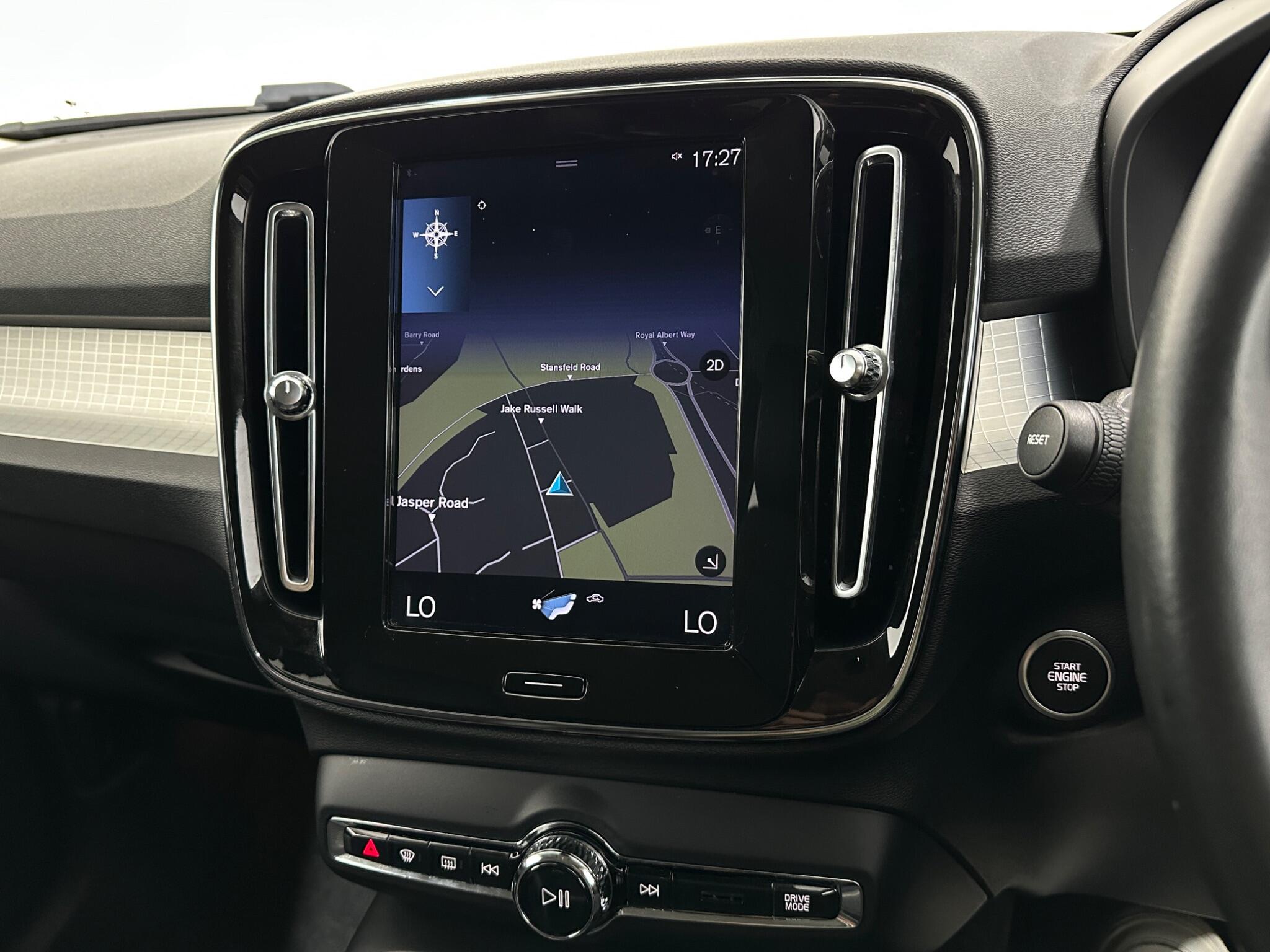 Volvo XC40 view 22