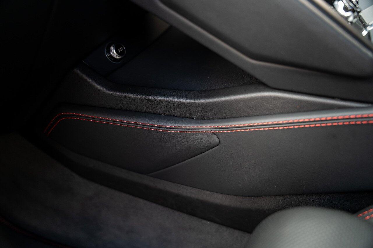 Lamborghini Urus view 76