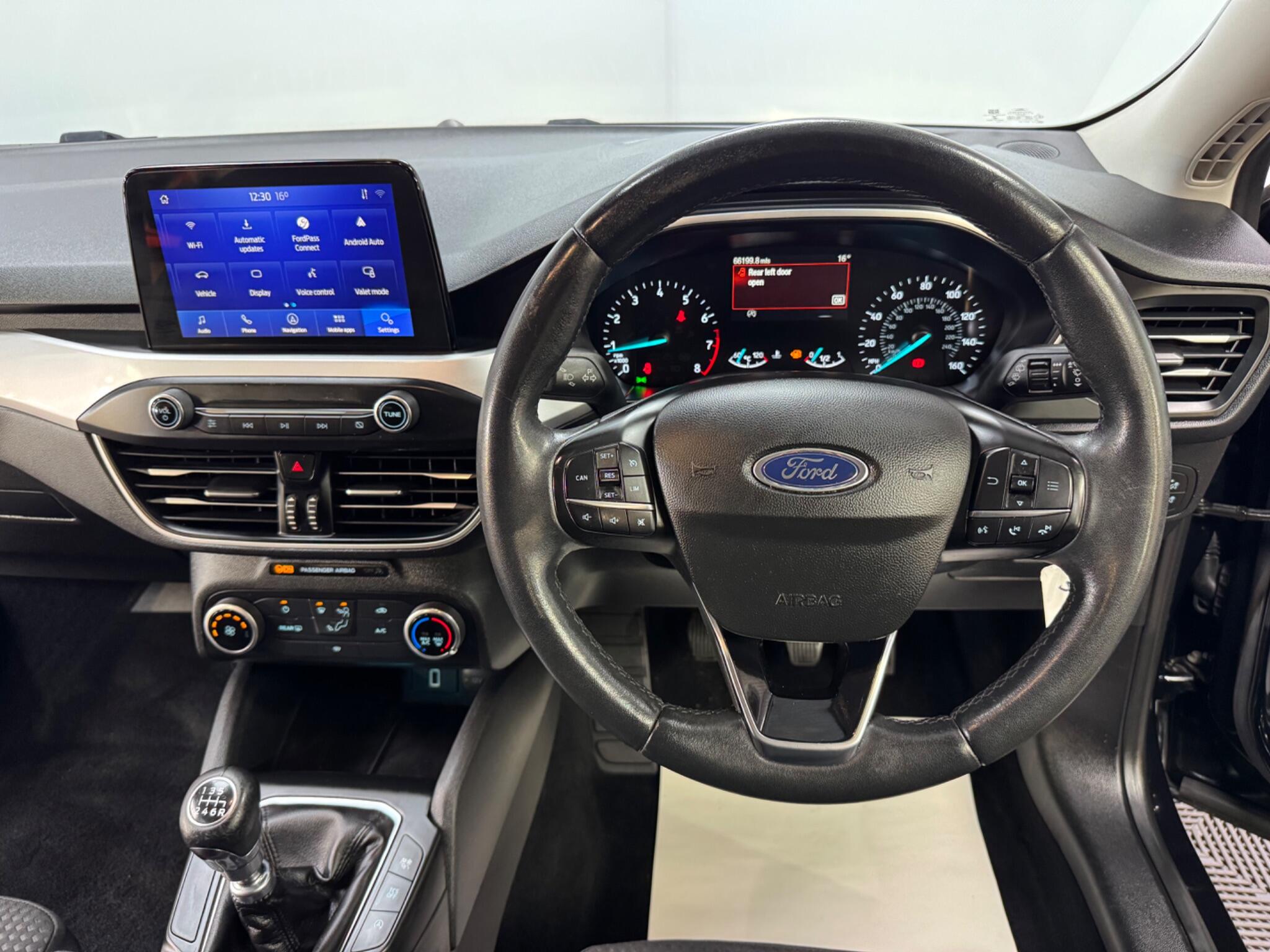 Ford Focus view 21