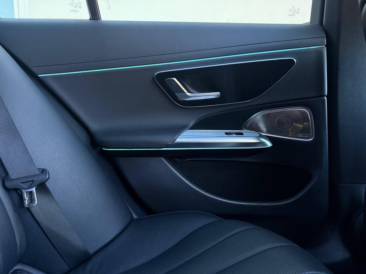 Mercedes-Benz E-Class view 24