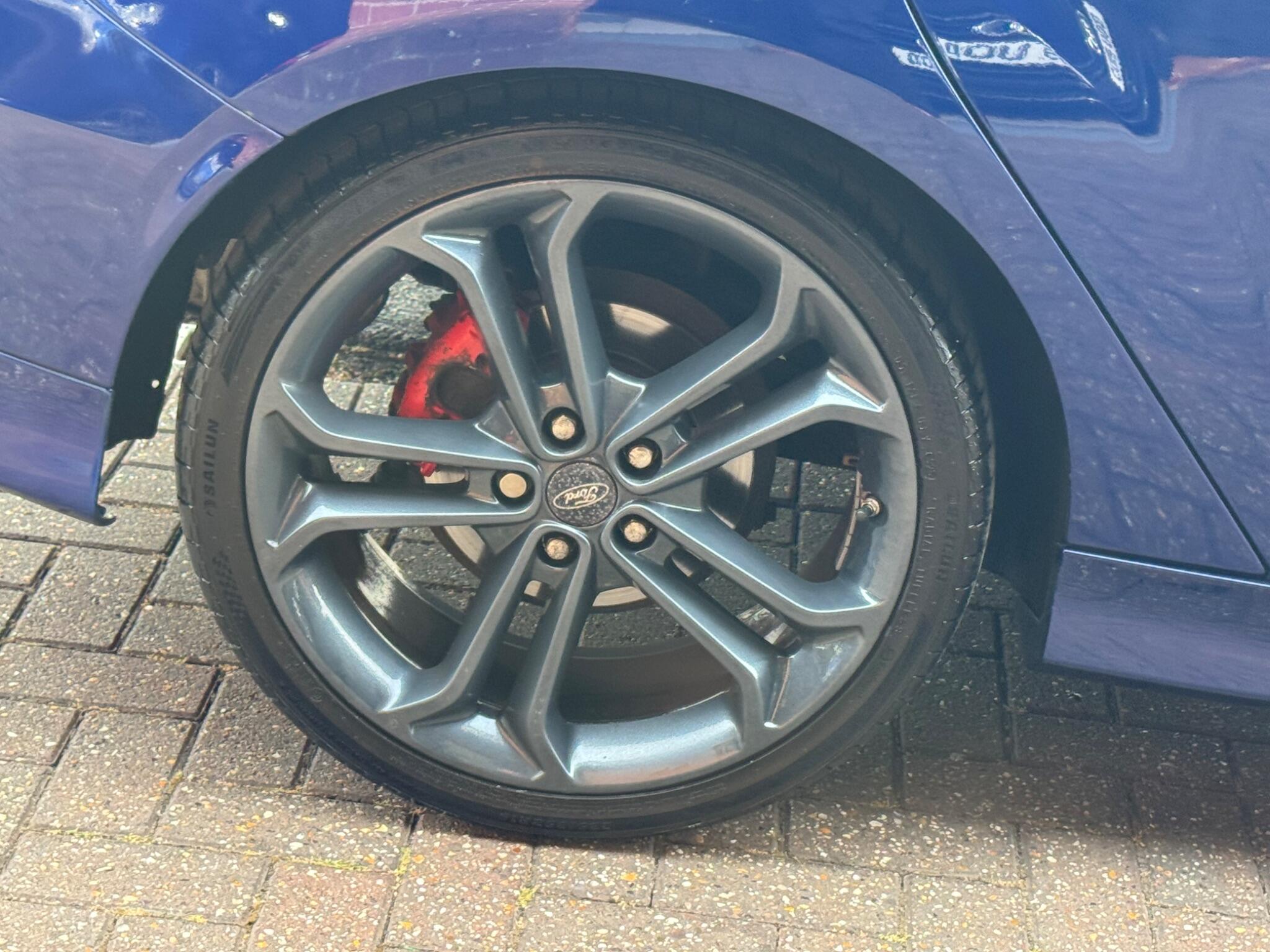 Ford Focus view 40