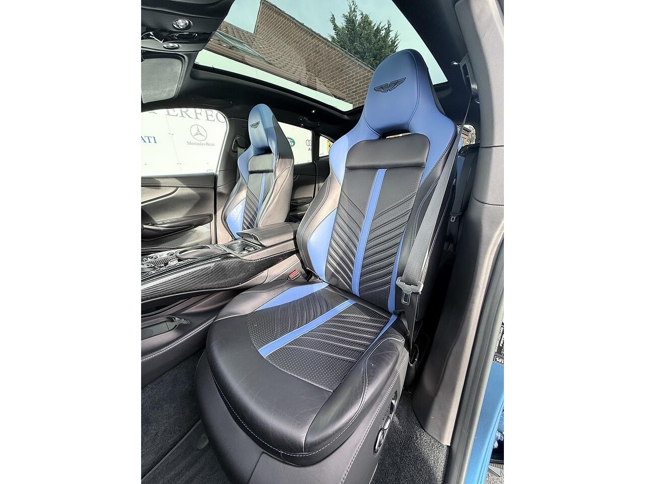 Aston Martin DBX view 44