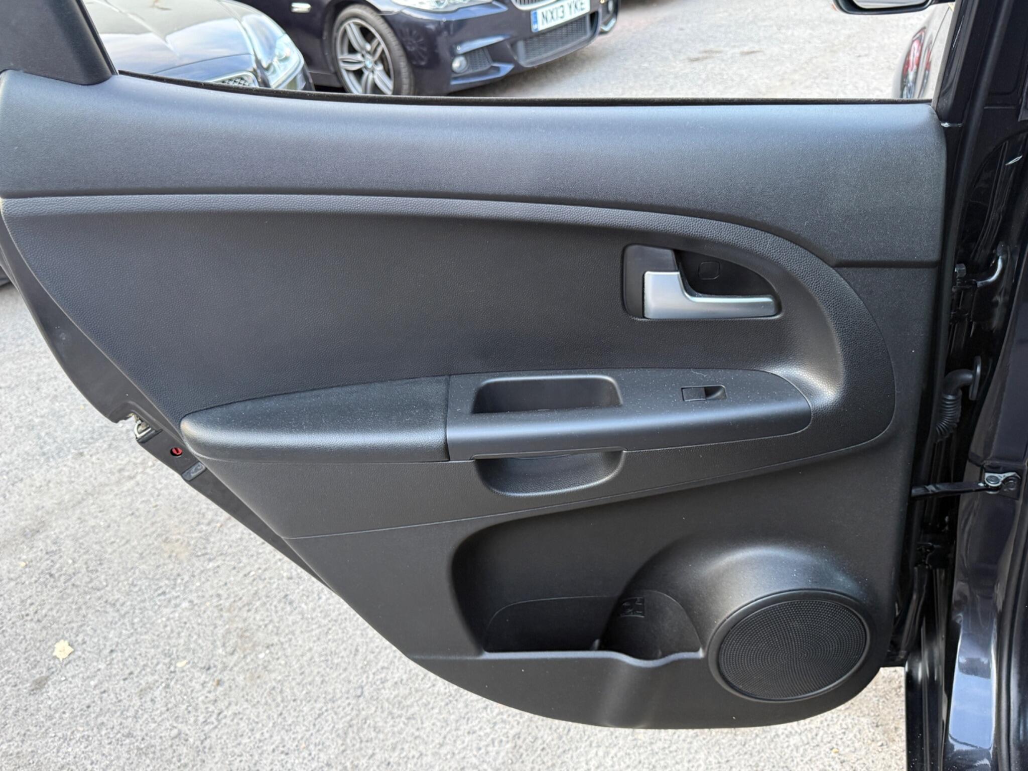 Kia Venga - Image 52